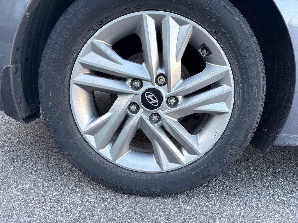 2020 Hyundai Elantra Preferred in Pointe-Aux-Trembles, Quebec - 9 - w1024h768px