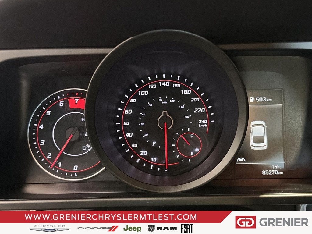 Hyundai Elantra PREFERRED + SIEGES ET VOLANT CHAUFFANTS + CARPLAY 2023 à Pointe-Aux-Trembles, Québec - 13 - w1024h768px