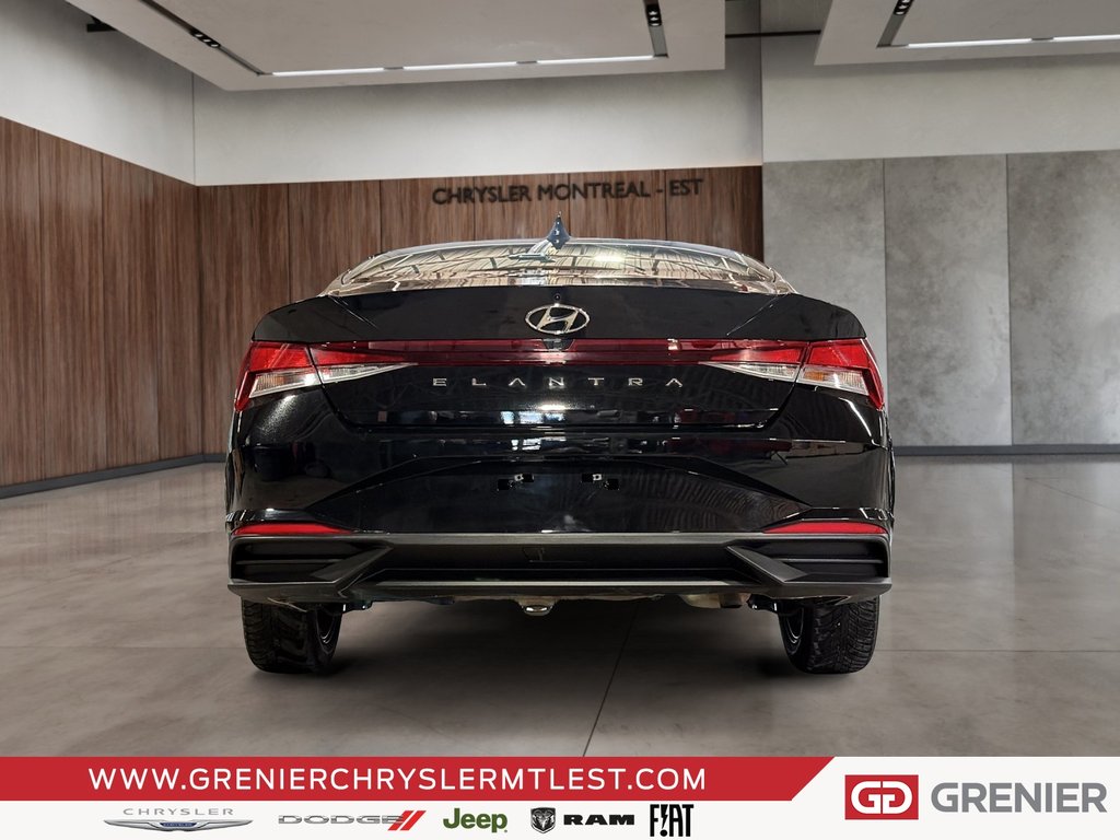 Hyundai Elantra PREFERRED + SIEGES ET VOLANT CHAUFFANTS + CARPLAY 2023 à Pointe-Aux-Trembles, Québec - 3 - w1024h768px