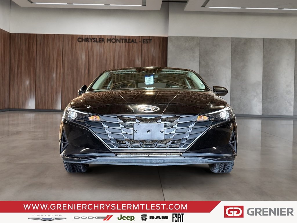 Hyundai Elantra PREFERRED + SIEGES ET VOLANT CHAUFFANTS + CARPLAY 2023 à Pointe-Aux-Trembles, Québec - 2 - w1024h768px