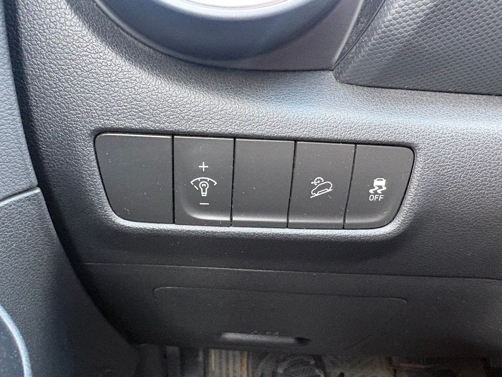 Hyundai Kona Essential 2022 à Pointe-Aux-Trembles, Québec - 11 - w1024h768px