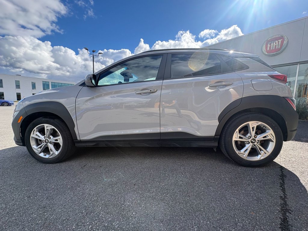 2023 Hyundai Kona Preferred in Pointe-Aux-Trembles, Quebec - 2 - w1024h768px