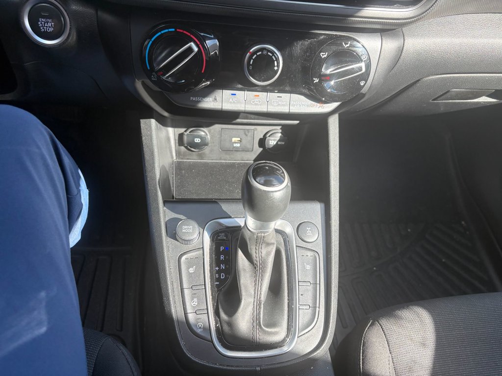 2023 Hyundai Kona Preferred in Pointe-Aux-Trembles, Quebec - 13 - w1024h768px