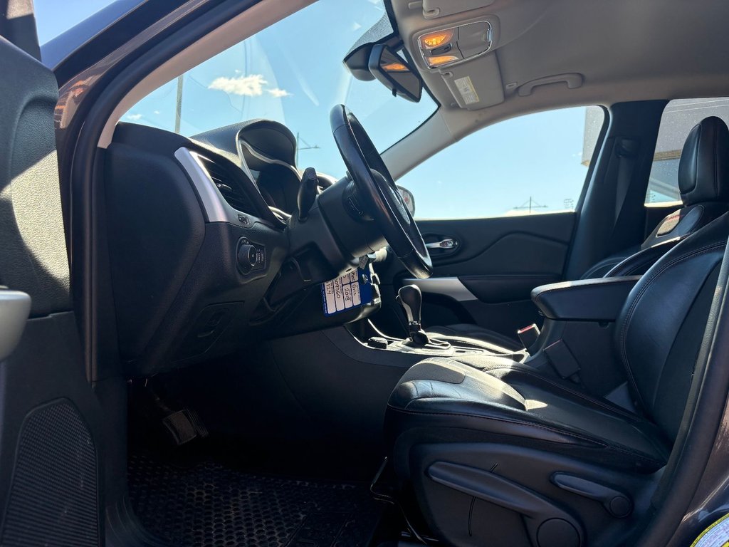 Jeep Cherokee Trailhawk 2018 à Pointe-Aux-Trembles, Québec - 16 - w1024h768px