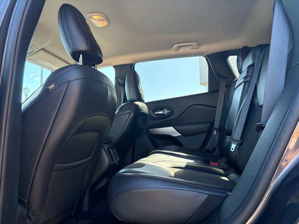 Jeep Cherokee Trailhawk 2018 à Pointe-Aux-Trembles, Québec - 18 - w1024h768px
