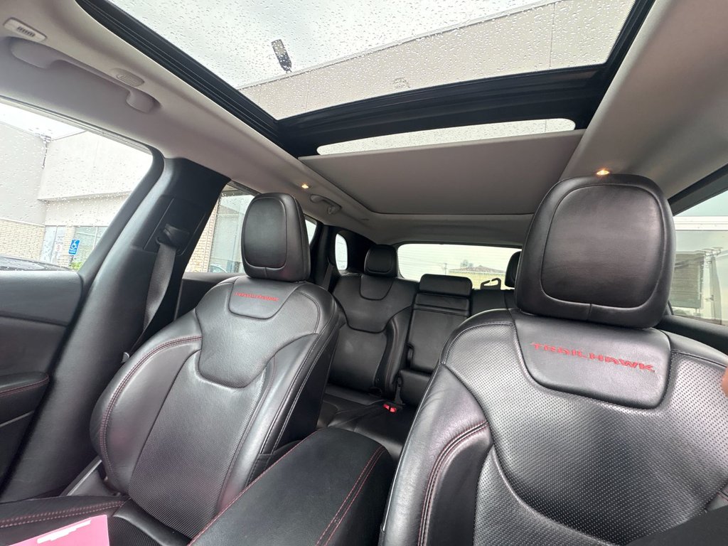 2019 Jeep Cherokee Trailhawk Elite in Pointe-Aux-Trembles, Quebec - 10 - w1024h768px