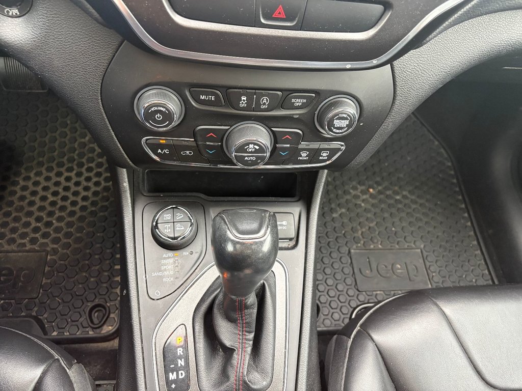 Jeep Cherokee Trailhawk 2020 à Pointe-Aux-Trembles, Québec - 28 - w1024h768px