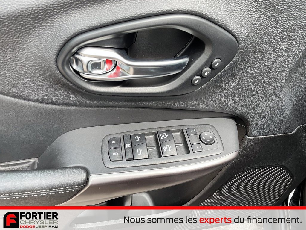 Jeep Cherokee LIMITED + 4X4 + CUIR + ÉCRAN 8.4 POUCE + BLUETOOTH 2022 à Pointe-Aux-Trembles, Québec - 12 - w1024h768px