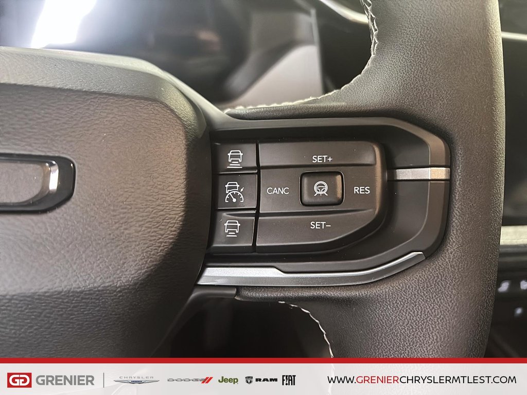 Jeep Cherokee LAREDO 2026 à Pointe-Aux-Trembles, Québec - 10 - w1024h768px