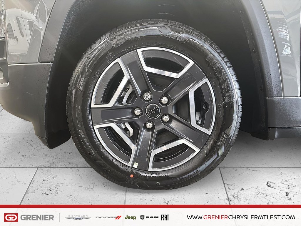 Jeep Cherokee LAREDO 2026 à Pointe-Aux-Trembles, Québec - 6 - w1024h768px