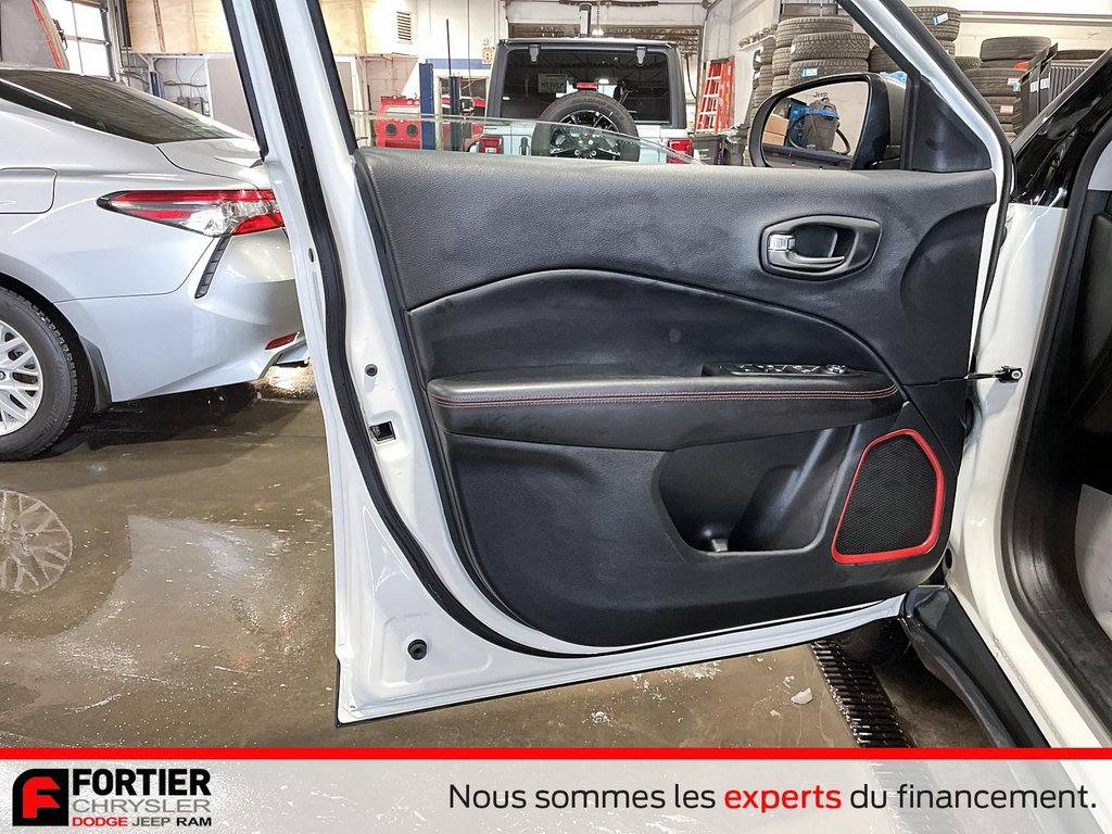 Jeep Compass Trailhawk 2021 à Pointe-Aux-Trembles, Québec - 15 - w1024h768px