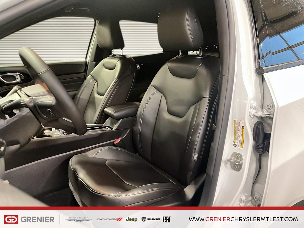 2025 Jeep Compass Altitude in Pointe-Aux-Trembles, Quebec - 8 - w1024h768px