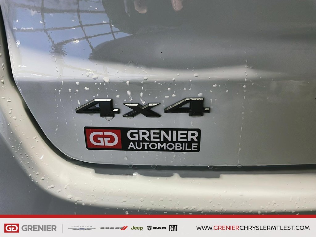 2025 Jeep Compass Altitude in Pointe-Aux-Trembles, Quebec - 4 - w1024h768px