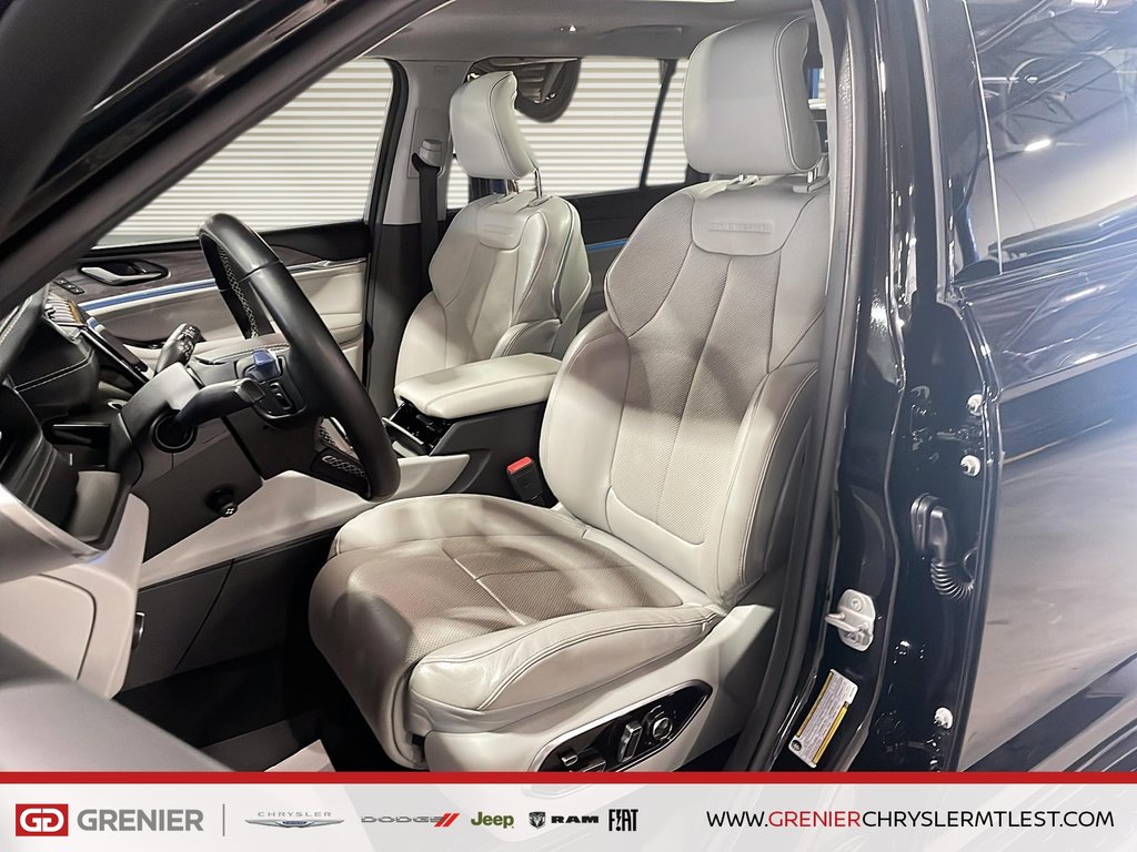 2022 Jeep Grand Cherokee L OVERLAND + 4X4 + V8 5.7L + TOIT OUVRANT PANO in Pointe-Aux-Trembles, Quebec - 7 - w1024h768px