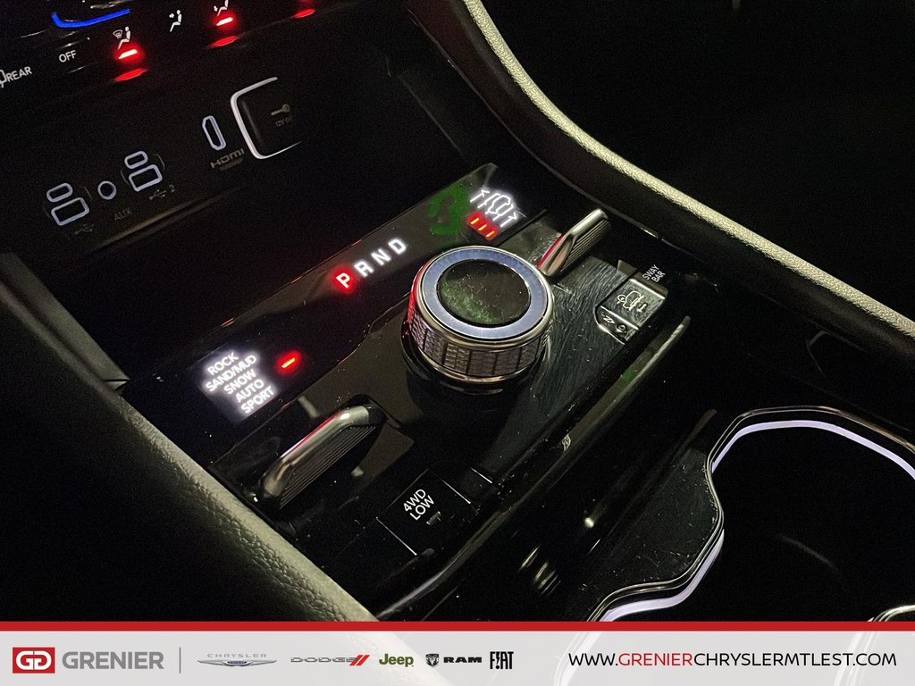 2022 Jeep Grand Cherokee 4XE TRAILHAWK + PHEV + 4X4 + TOIT OUVRANT PANO in Pointe-Aux-Trembles, Quebec - 12 - w1024h768px