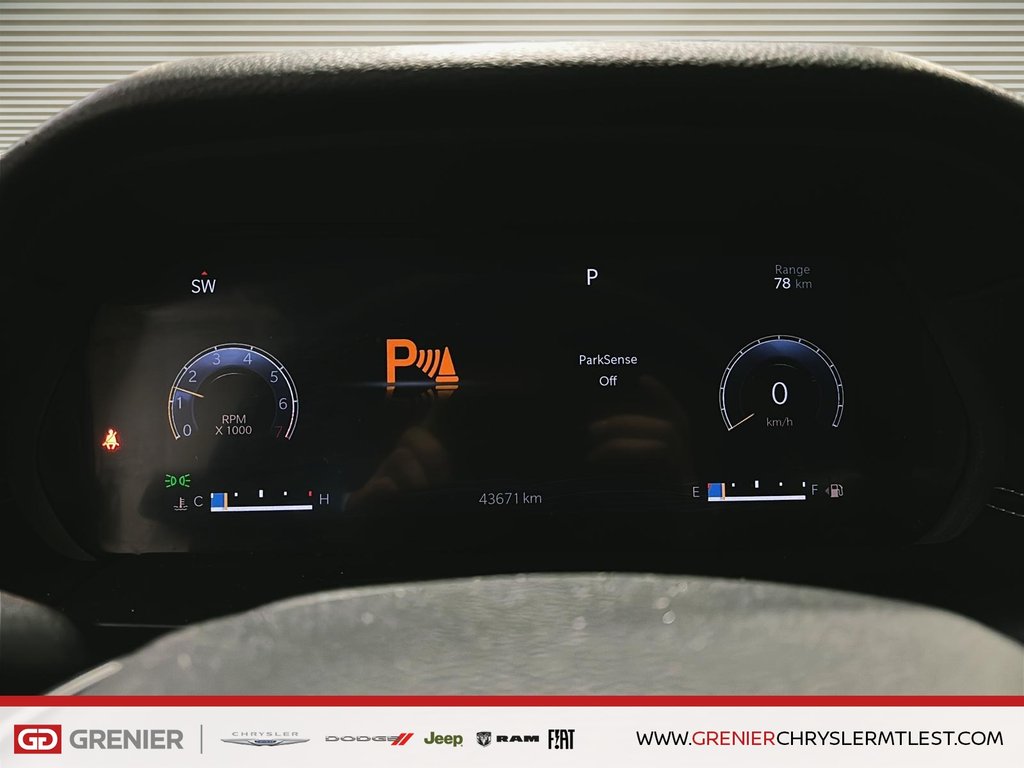 2023 Jeep Grand Cherokee L ALTITUDE + 4X4 +V6 3.6L in Pointe-Aux-Trembles, Quebec - 13 - w1024h768px