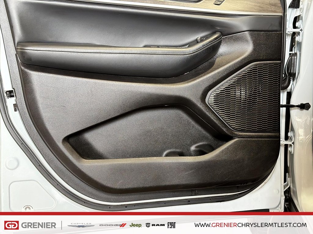 Jeep Grand Cherokee L LIMITED + 4X4 + ALLURE NOIRE 2024 à Pointe-Aux-Trembles, Québec - 9 - w1024h768px