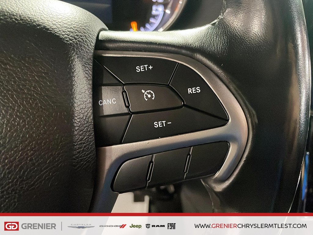 2020 Jeep Grand Cherokee ALTITUDE + 4X4 + TOIT OUVRANT in Pointe-Aux-Trembles, Quebec - 10 - w1024h768px