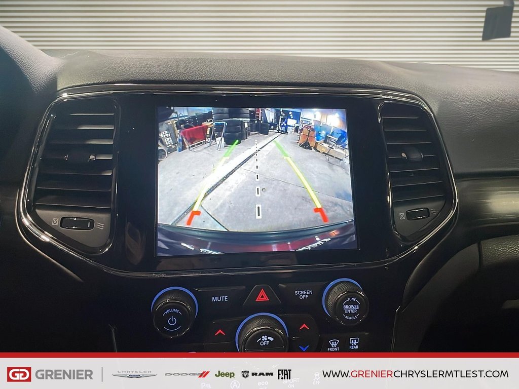 2021 Jeep Grand Cherokee ALTITUDE + 4X4 + V6 3.6L + TOIT OUVRANT in Pointe-Aux-Trembles, Quebec - 15 - w1024h768px