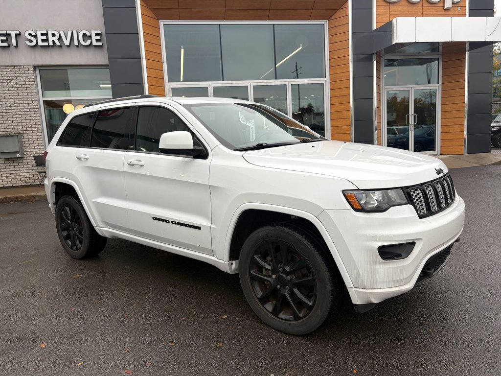 Jeep Grand Cherokee Altitude 2021 à Pointe-Aux-Trembles, Québec - 3 - w1024h768px