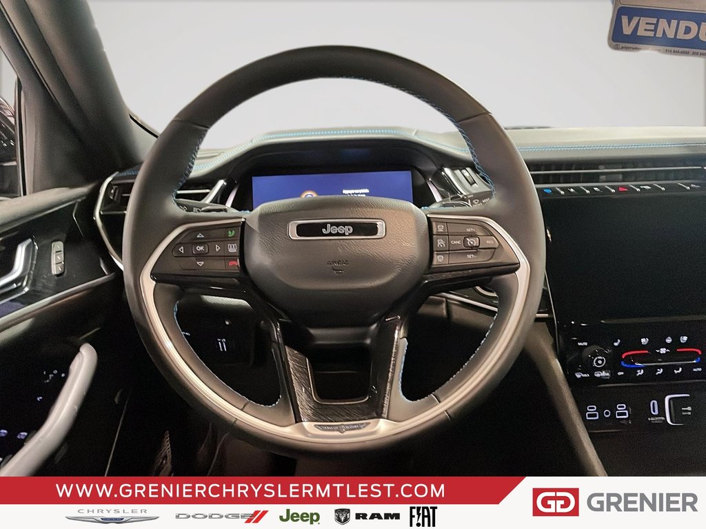 2022 Jeep Grand Cherokee 4XE TRAILHAWK + PHEV + 4X4 + TOIT OUVRANT PANO in Pointe-Aux-Trembles, Quebec - 10 - w1024h768px