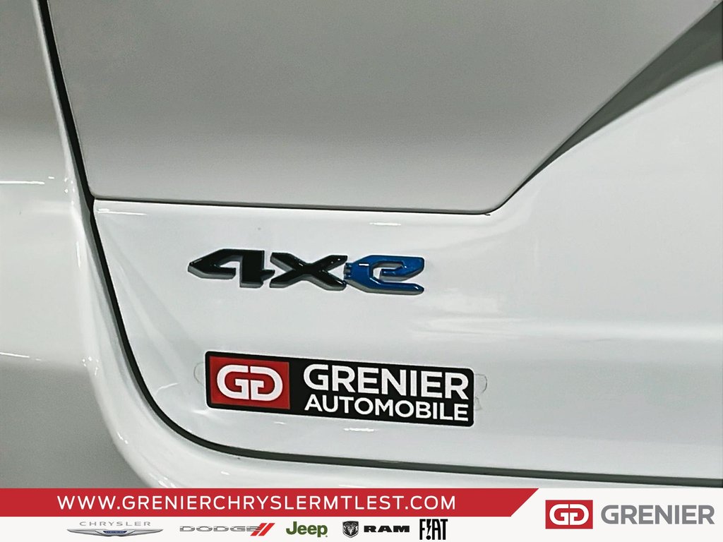 2022 Jeep Grand Cherokee 4XE TRAILHAWK + PHEV + 4X4 + TOIT OUVRANT PANO in Pointe-Aux-Trembles, Quebec - 4 - w1024h768px
