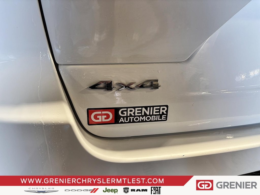 2023 Jeep Grand Cherokee LAREDO + 4X4 + TOIT OUVRANT in Pointe-Aux-Trembles, Quebec - 4 - w1024h768px