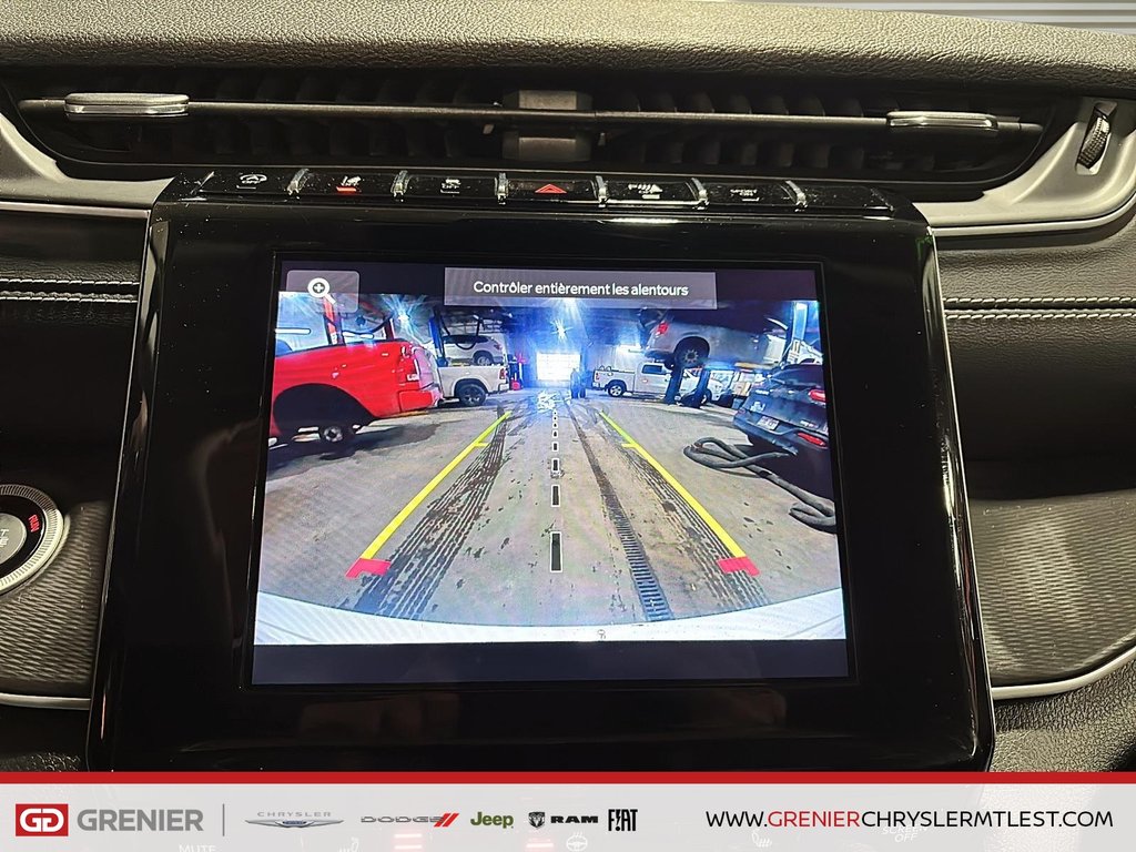 2023 Jeep Grand Cherokee LAREDO + 4X4 + TOIT OUVRANT in Pointe-Aux-Trembles, Quebec - 14 - w1024h768px