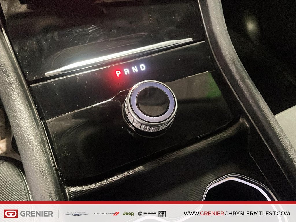 2023 Jeep Grand Cherokee LAREDO + 4X4 + TOIT OUVRANT in Pointe-Aux-Trembles, Quebec - 11 - w1024h768px