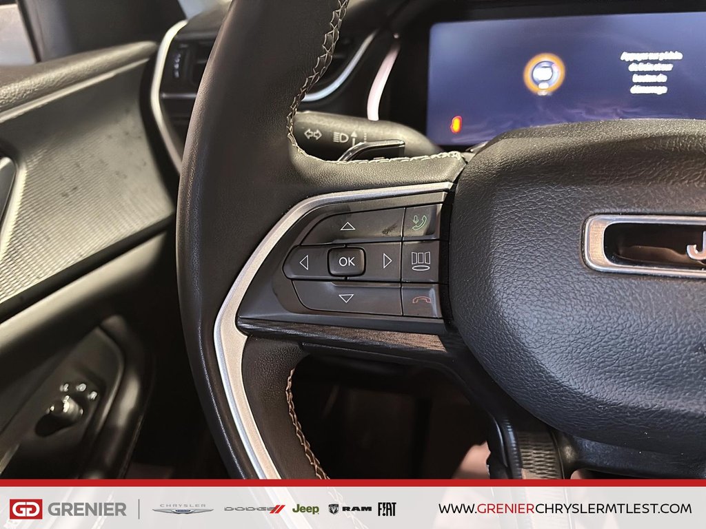 2023 Jeep Grand Cherokee LAREDO + 4X4 + TOIT OUVRANT in Pointe-Aux-Trembles, Quebec - 11 - w1024h768px