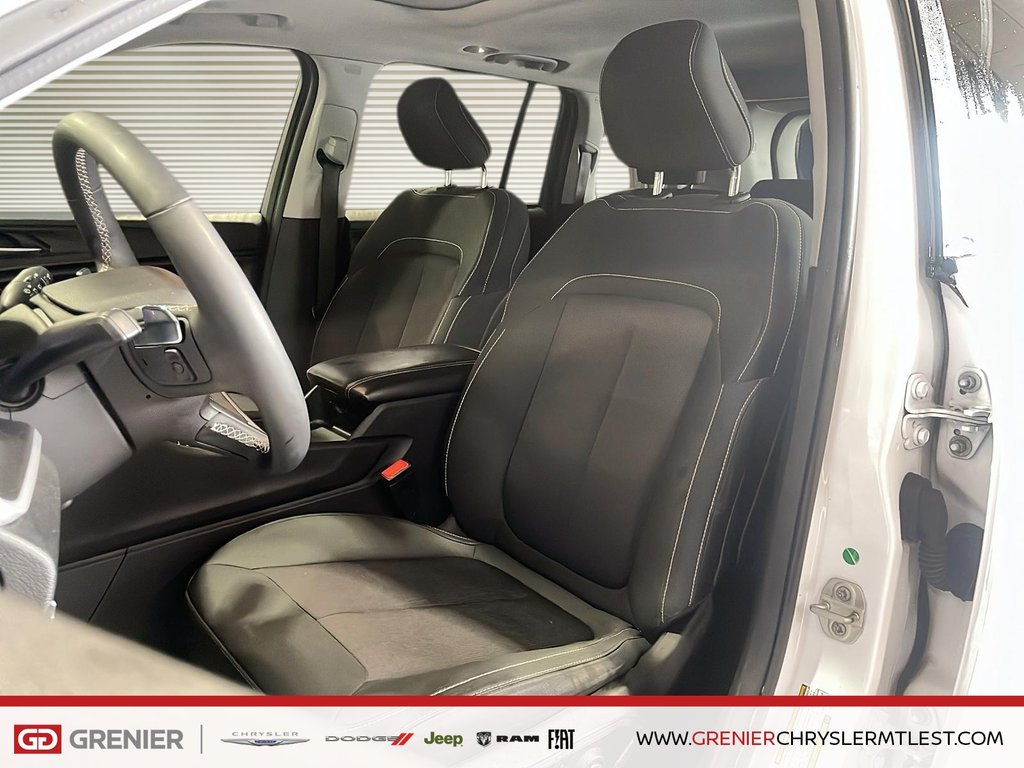 2023 Jeep Grand Cherokee LAREDO + 4X4 + TOIT OUVRANT in Pointe-Aux-Trembles, Quebec - 7 - w1024h768px