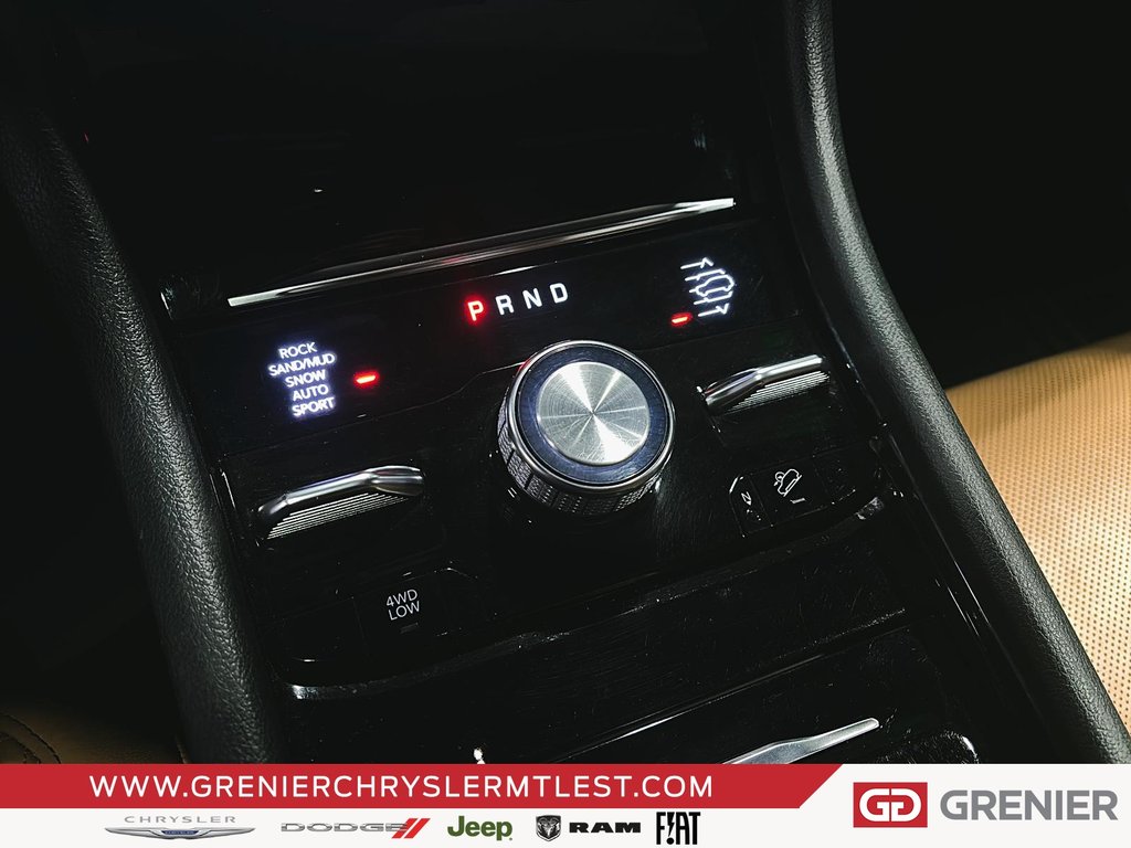 2023 Jeep Grand Cherokee SUMMIT + 4X4 + V6 3.6L + TOIT OUVRANT PANO in Pointe-Aux-Trembles, Quebec - 13 - w1024h768px