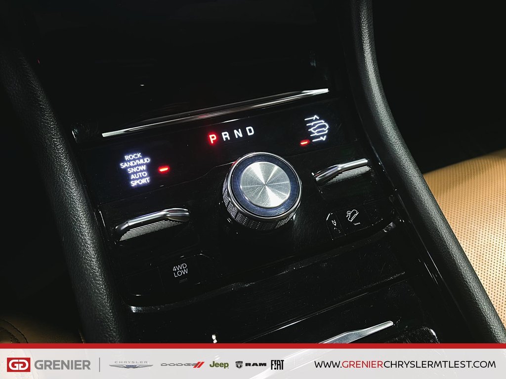 Jeep Grand Cherokee SUMMIT + 4X4 + V6 3.6L + TOIT OUVRANT PANO 2023 à Pointe-Aux-Trembles, Québec - 13 - w1024h768px