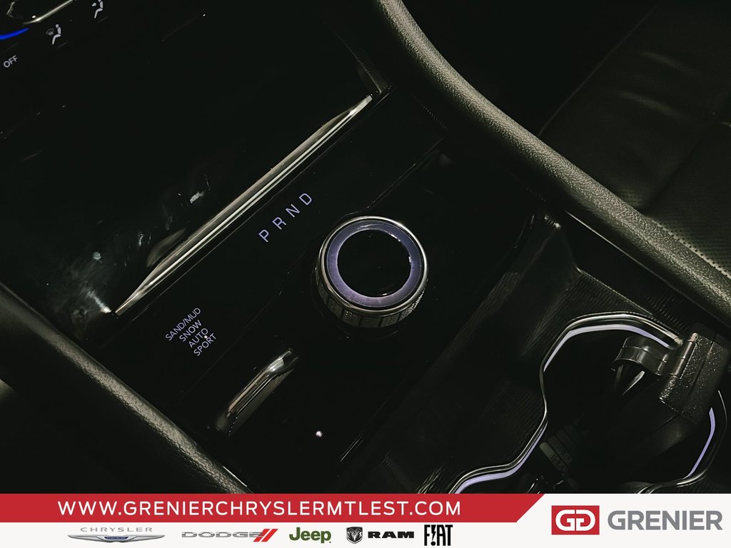 2024 Jeep Grand Cherokee LIMITED + 4X4 + ALLURE NOIRE in Pointe-Aux-Trembles, Quebec - 13 - w1024h768px
