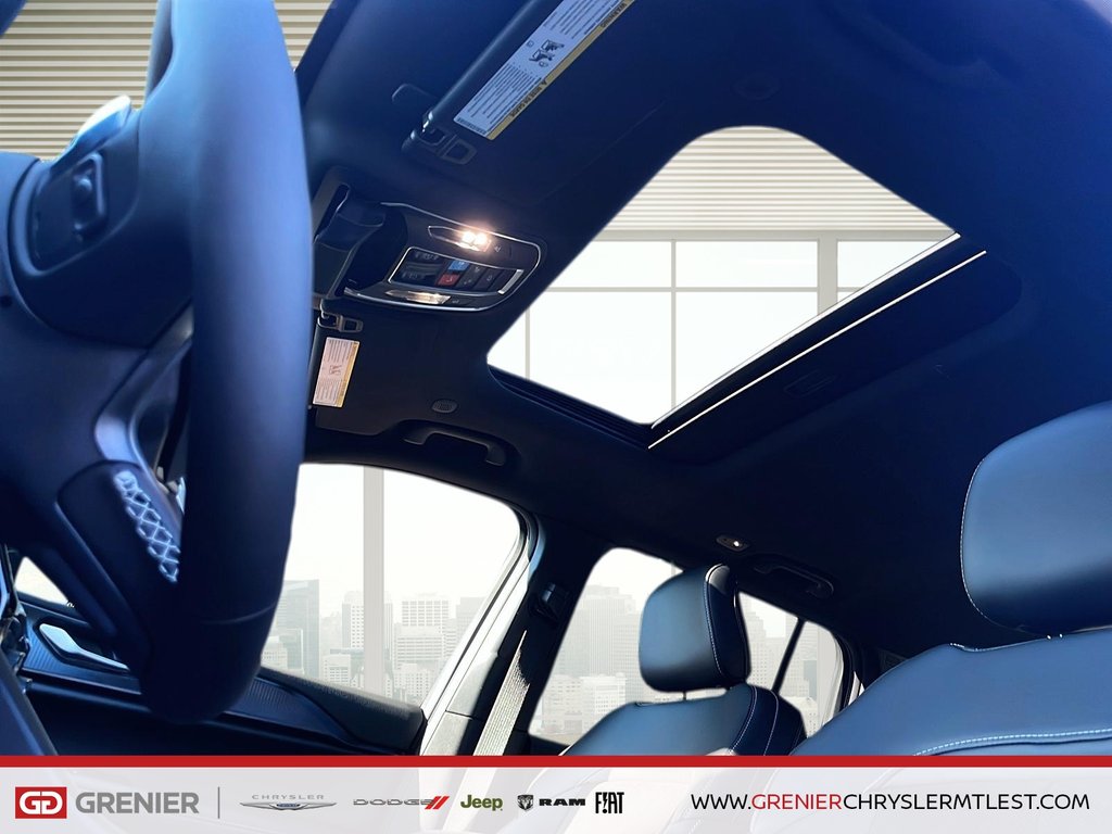 Jeep Grand Cherokee LAREDO ALTITUDE 2025 à Pointe-Aux-Trembles, Québec - 16 - w1024h768px