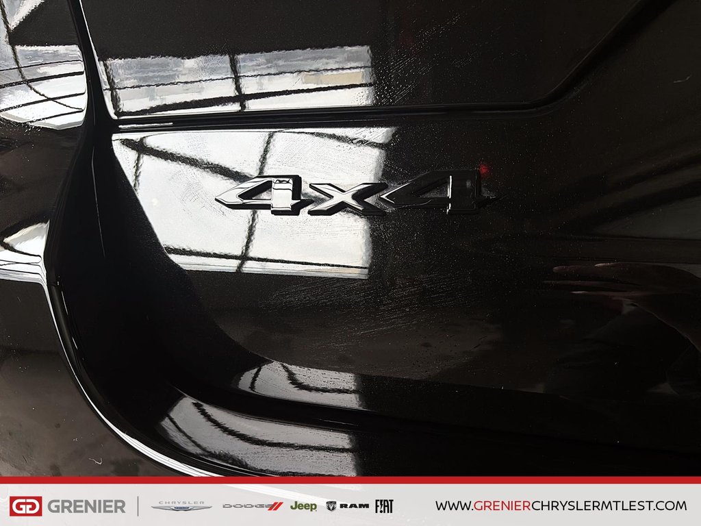 Jeep Grand Cherokee LAREDO ALTITUDE 2025 à Pointe-Aux-Trembles, Québec - 4 - w1024h768px