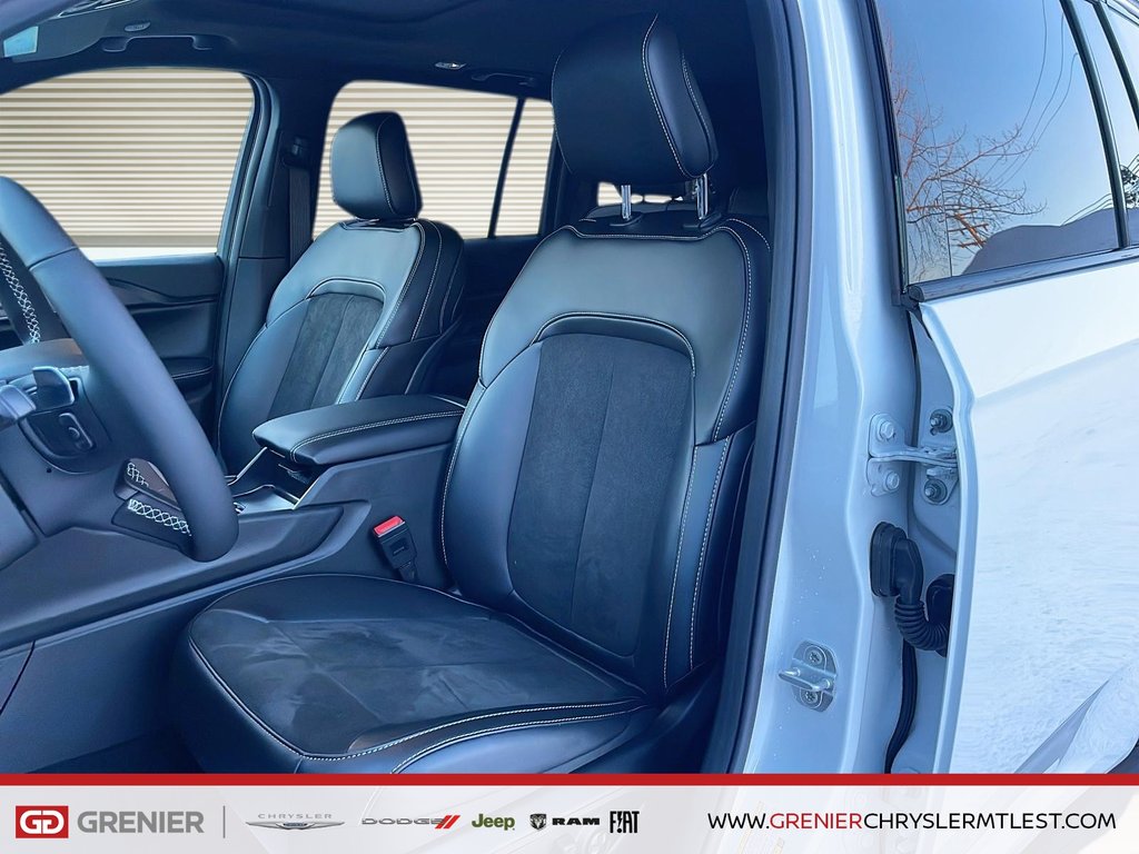 2025 Jeep Grand Cherokee LAREDO ALTITUDE in Pointe-Aux-Trembles, Quebec - 8 - w1024h768px