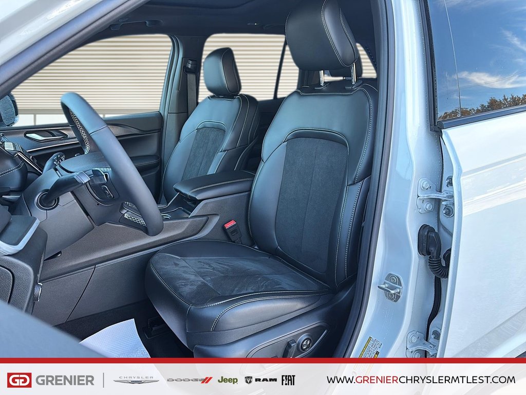 2025 Jeep Grand Cherokee LAREDO ALTITUDE in Pointe-Aux-Trembles, Quebec - 8 - w1024h768px