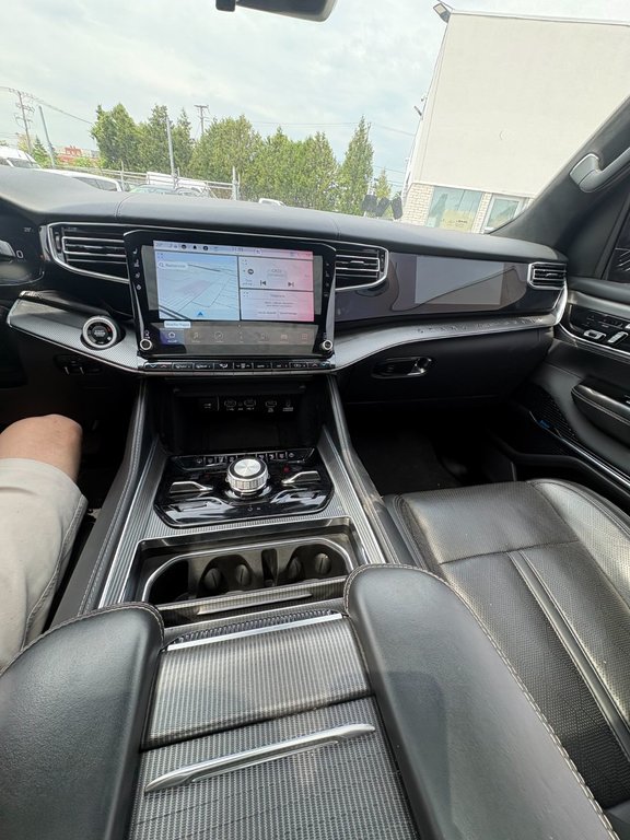 2023 Jeep Grand Wagoneer Series II Obsidian in Pointe-Aux-Trembles, Quebec - 8 - w1024h768px