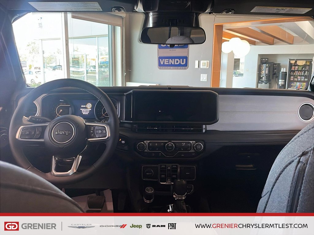 Jeep WRANGLER 4-Door SAHARA 2025 à Pointe-Aux-Trembles, Québec - 8 - w1024h768px