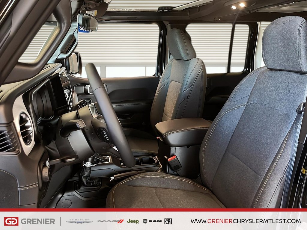Jeep WRANGLER 4-Door SAHARA 2025 à Pointe-Aux-Trembles, Québec - 7 - w1024h768px
