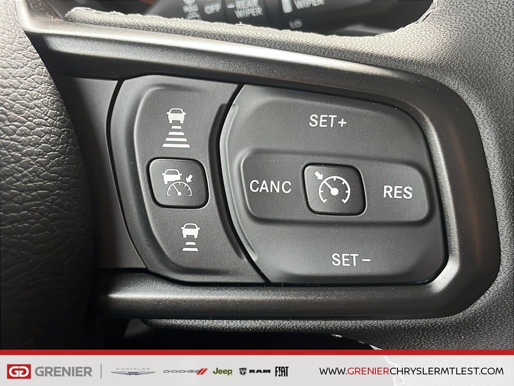 Jeep Wrangler 4-Door WILLYS 2026 à Pointe-Aux-Trembles, Québec - 10 - w1024h768px