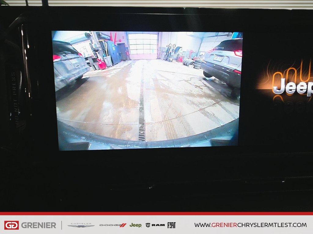 2026 Jeep Wrangler 4-Door SAHARA in Pointe-Aux-Trembles, Quebec - 11 - w1024h768px