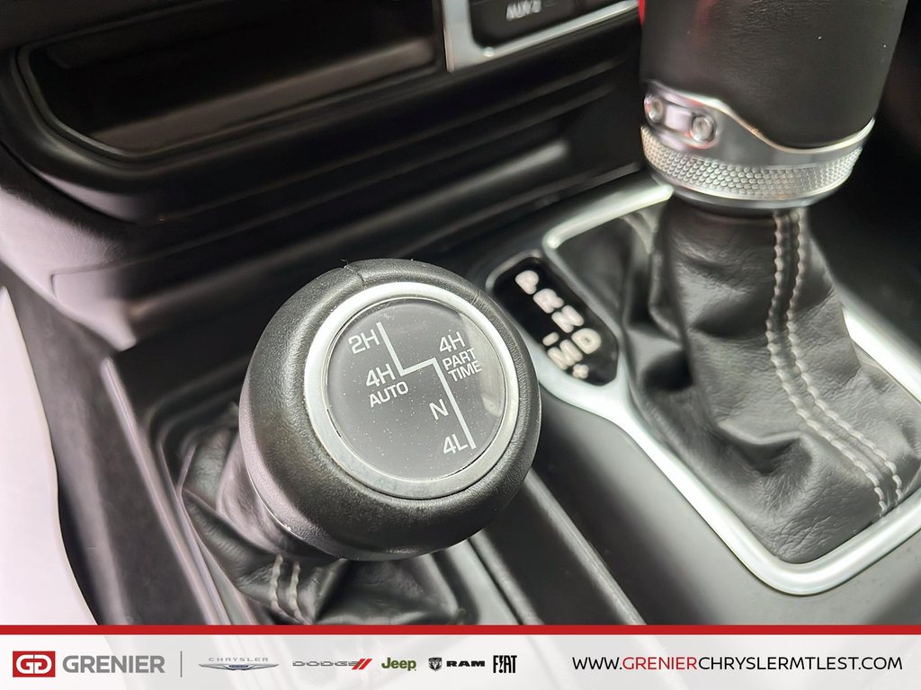 2023 Jeep Wrangler 4xe UNLIMITED SAHARA + TOIT SKY ONE TOUCH + HYBRIDE in Pointe-Aux-Trembles, Quebec - 5 - w1024h768px