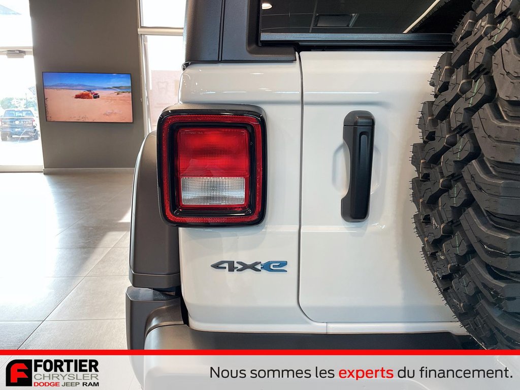 Jeep Wrangler 4xe WILLYS 2024 à Pointe-Aux-Trembles, Québec - 4 - w1024h768px