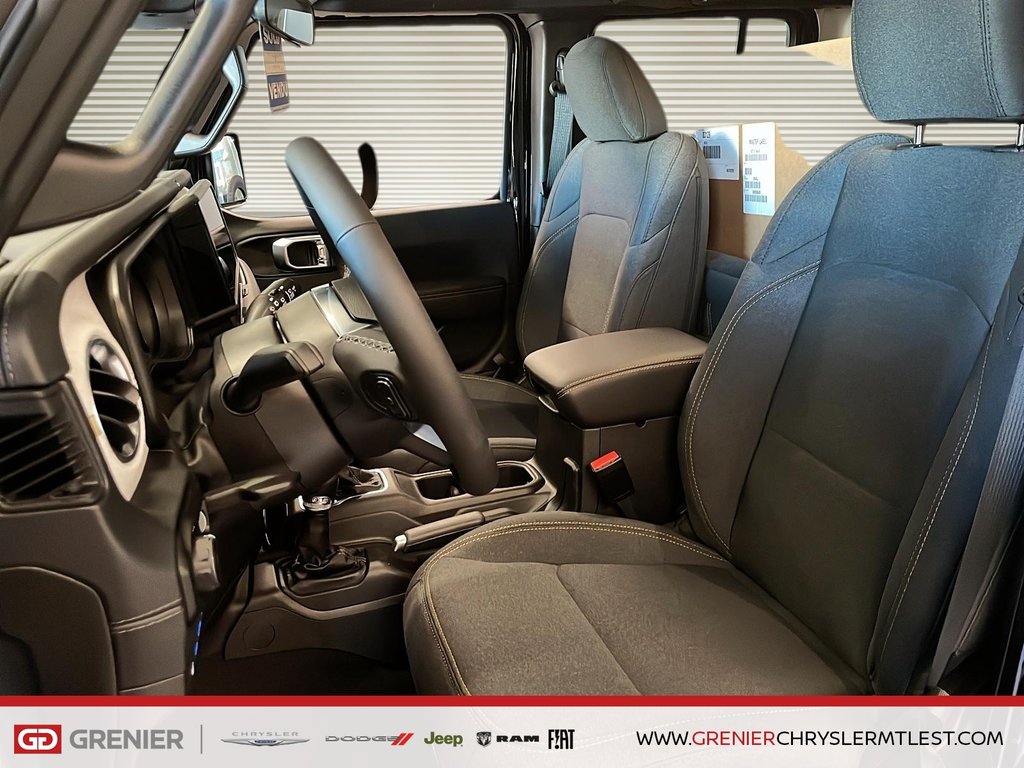 Jeep WRANGLER 4XE SAHARA 2025 à Pointe-Aux-Trembles, Québec - 7 - w1024h768px
