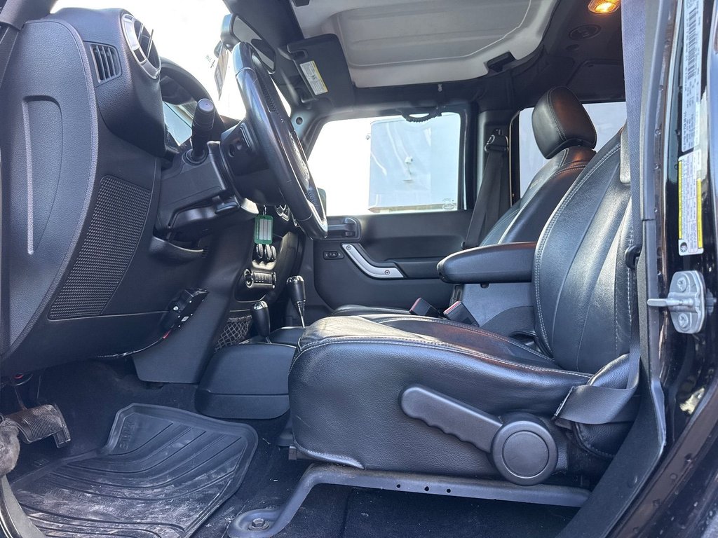 Jeep Wrangler Unlimited Sahara 2017 à Pointe-Aux-Trembles, Québec - 8 - w1024h768px