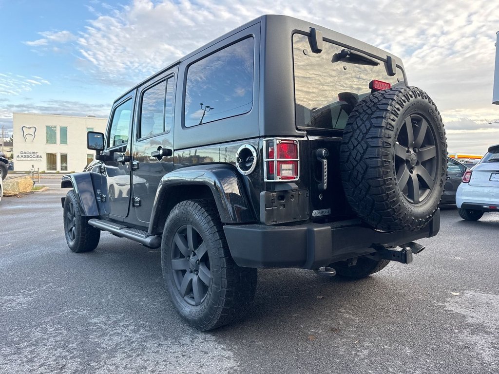 Jeep Wrangler Unlimited Sahara 2017 à Pointe-Aux-Trembles, Québec - 3 - w1024h768px