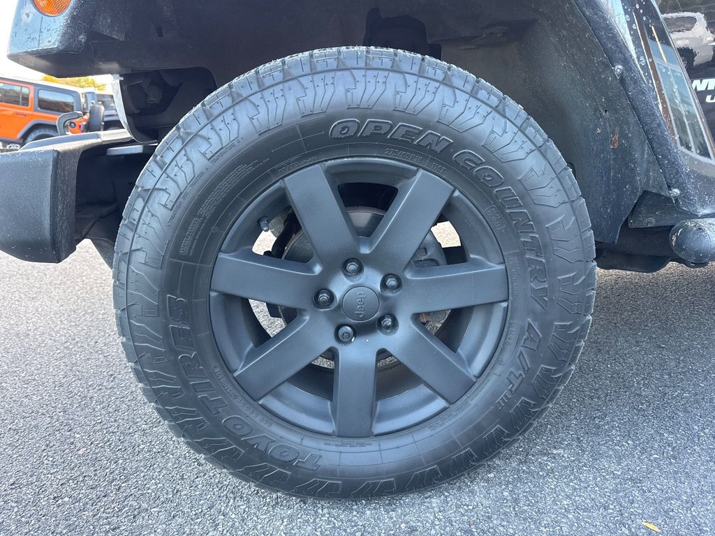 Jeep Wrangler Unlimited Sahara 2017 à Pointe-Aux-Trembles, Québec - 11 - w1024h768px