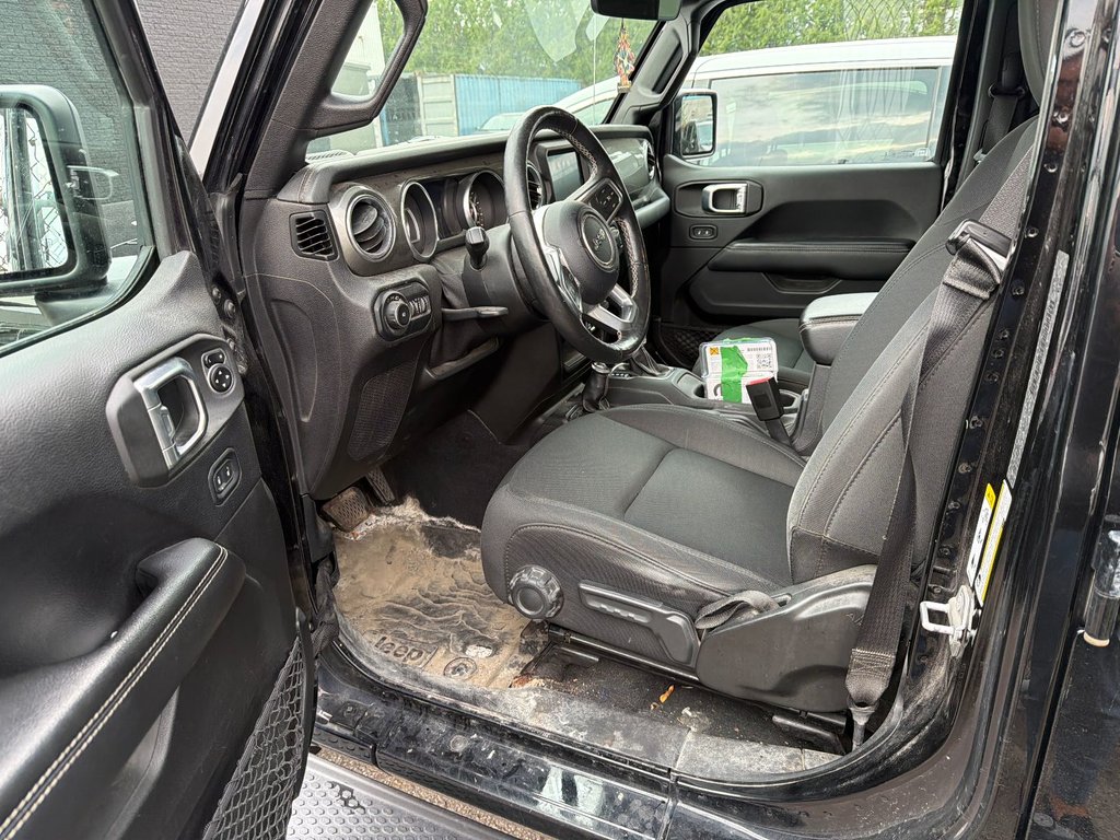 2019 Jeep Wrangler Unlimited Sahara in Pointe-Aux-Trembles, Quebec - 5 - w1024h768px